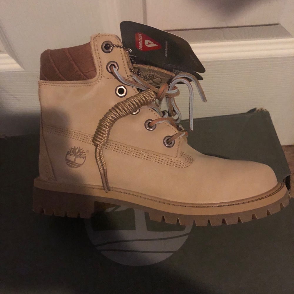 Size 4 boys tan timberland